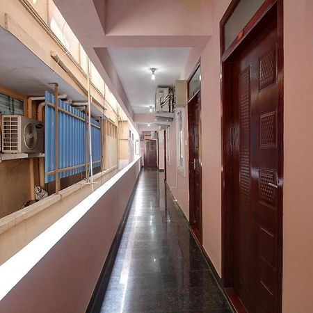 Oyo 28738 Abhirami Hotels Коямпутур Екстер'єр фото