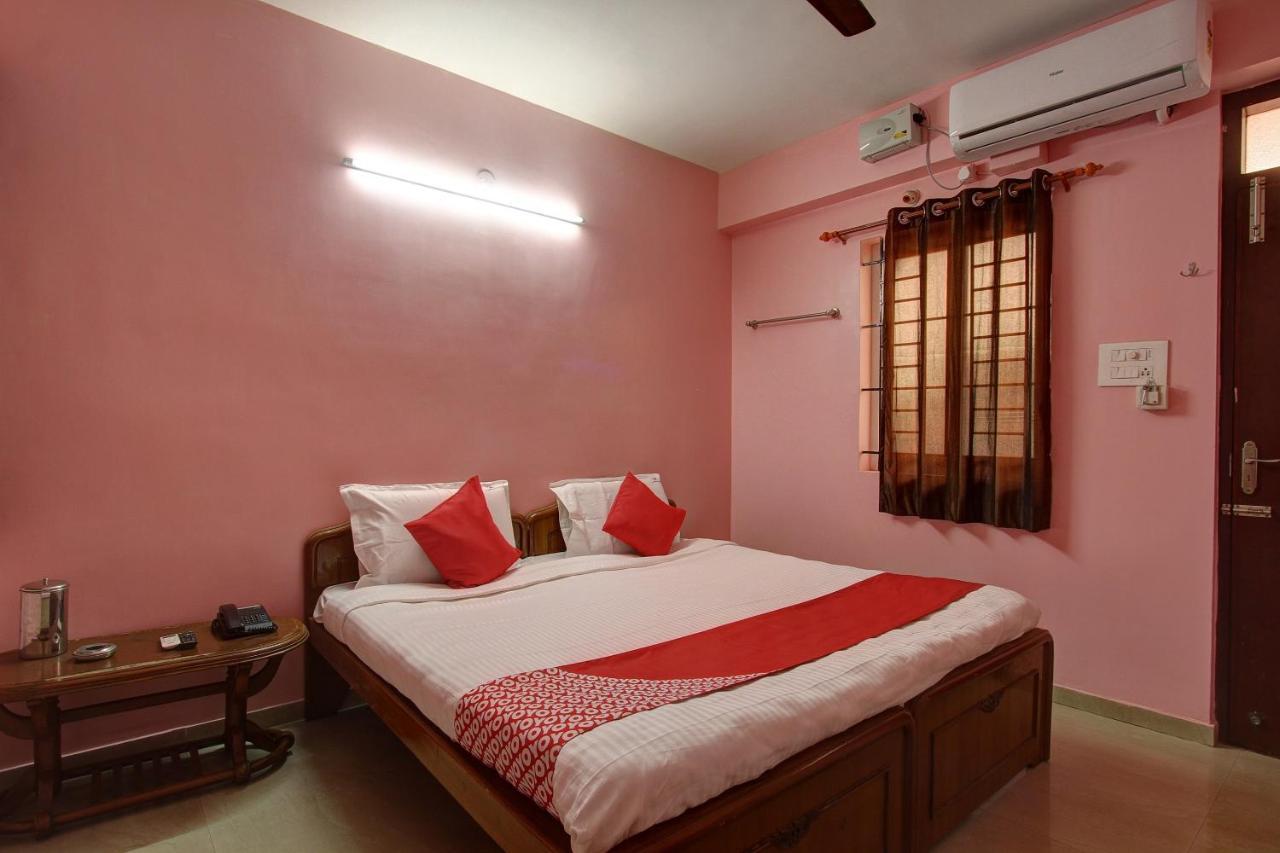 Oyo 28738 Abhirami Hotels Коямпутур Екстер'єр фото