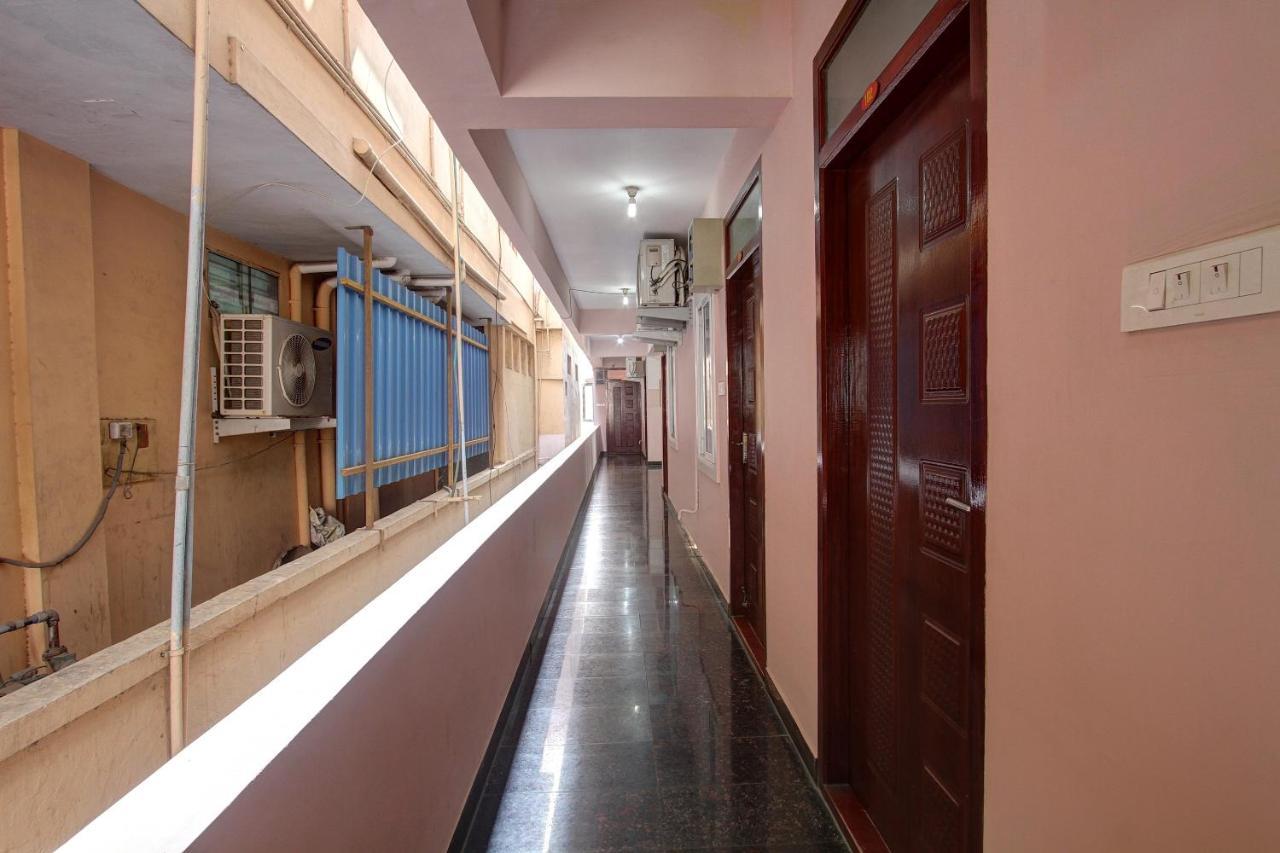 Oyo 28738 Abhirami Hotels Коямпутур Екстер'єр фото