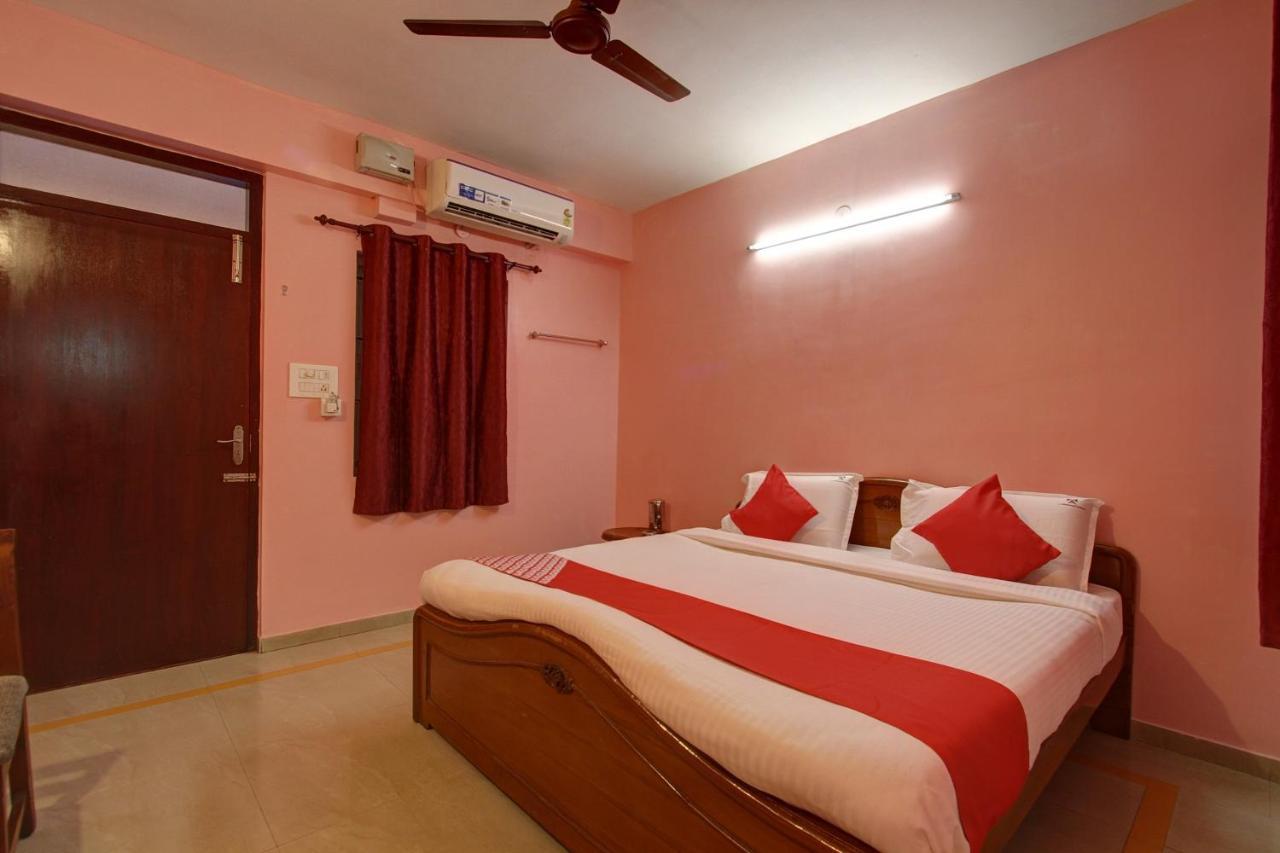 Oyo 28738 Abhirami Hotels Коямпутур Екстер'єр фото
