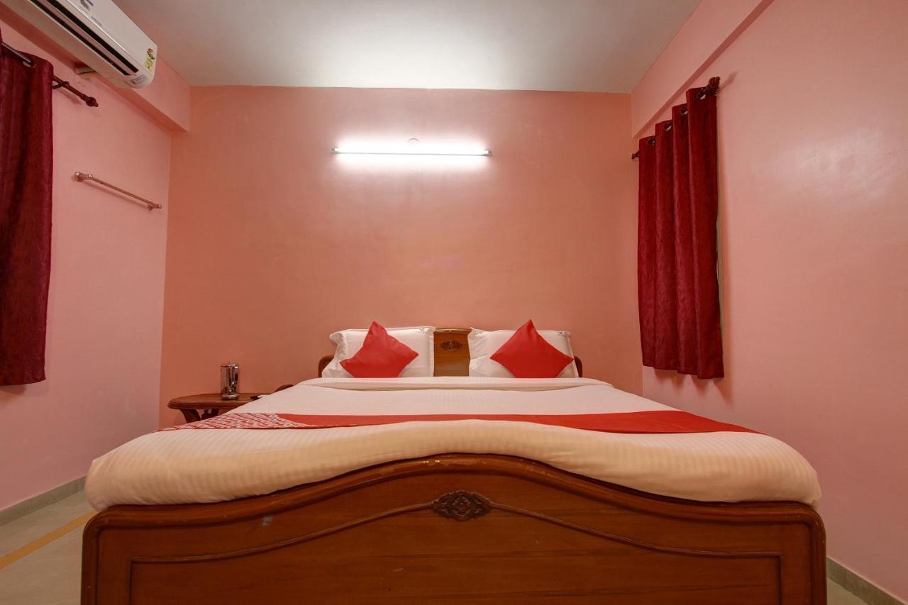 Oyo 28738 Abhirami Hotels Коямпутур Екстер'єр фото