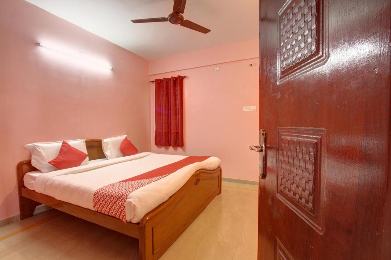 Oyo 28738 Abhirami Hotels Коямпутур Екстер'єр фото